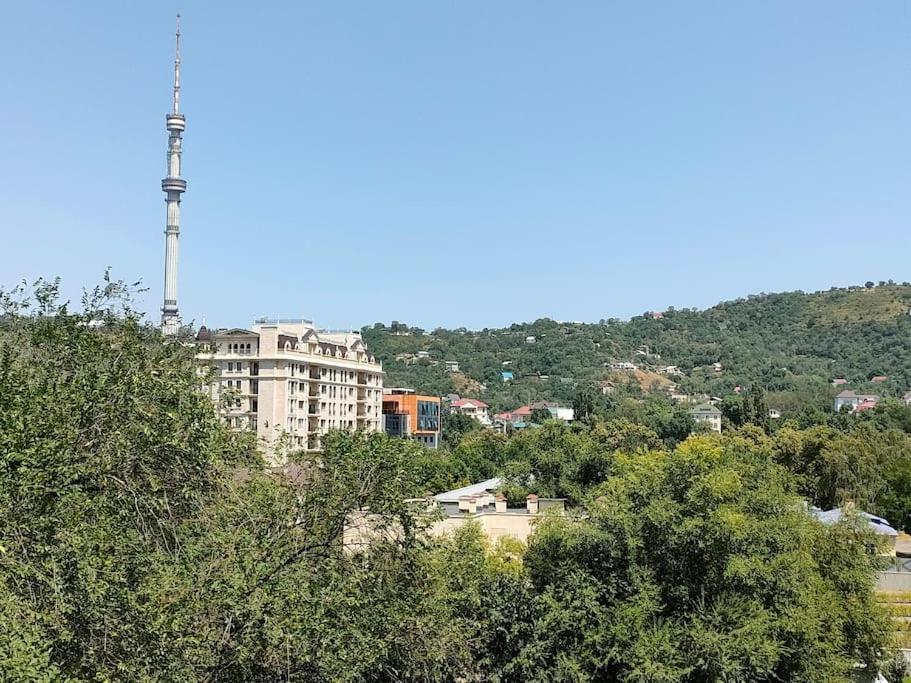 Квартира Коктобе С Видом На Горы Apartment Almaty Bagian luar foto